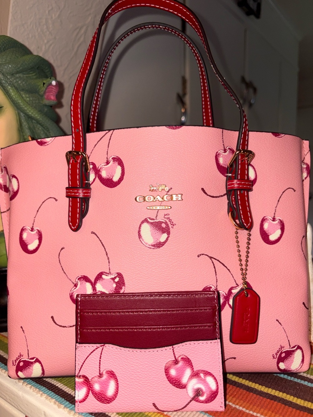 Coach Mollie Tote 25 Pink Cherry Print with Card/ID Case NWOT - Picture 2 of 16